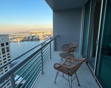 335 S Biscayne Blvd - Photo Thumbnail 1