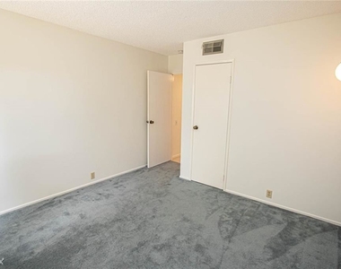 25282 Pacifica Ave - Photo Thumbnail 3