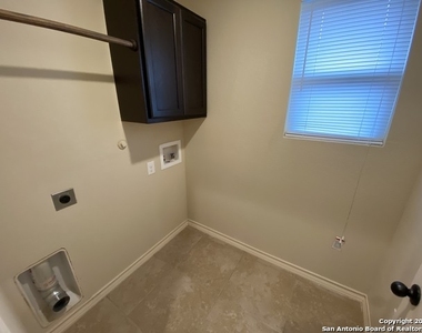 6635 Mia Way - Photo Thumbnail 14