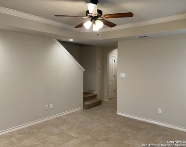 6635 Mia Way - Photo Thumbnail 4