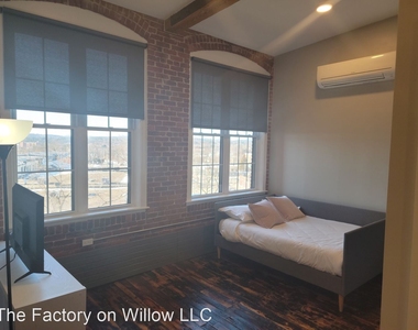 252 Willow Street - Photo Thumbnail 15