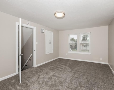 1005 Sw 24th Street - Photo Thumbnail 9