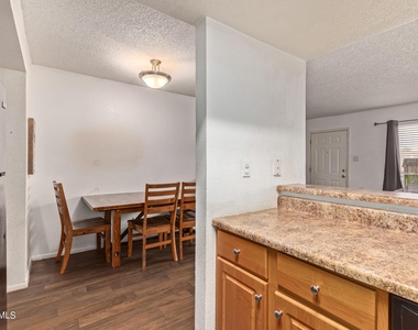 3810 N Maryvale Parkway - Photo Thumbnail 7