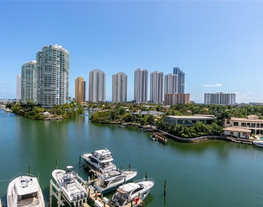 400 Sunny Isles Blvd - Photo Thumbnail 2