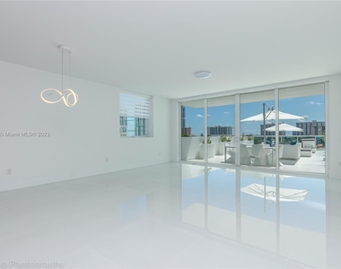 400 Sunny Isles Blvd - Photo Thumbnail 7