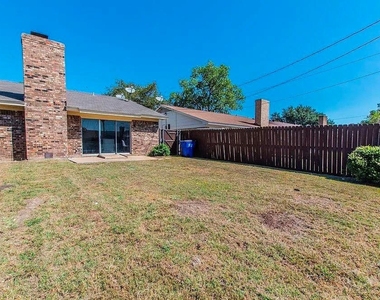 2756 Hollandale Lane - Photo Thumbnail 10