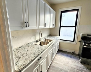 640 Flatbush Avenue - Photo Thumbnail 3