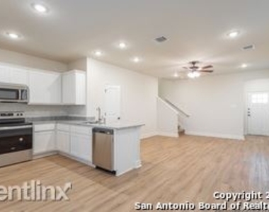 2511 Lynwood Bnd # 101 - Photo Thumbnail 17