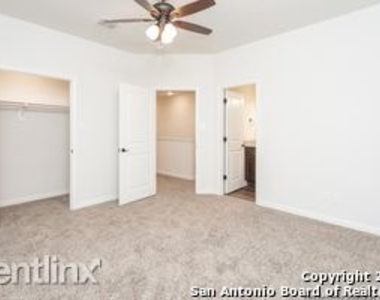 2511 Lynwood Bnd # 101 - Photo Thumbnail 9