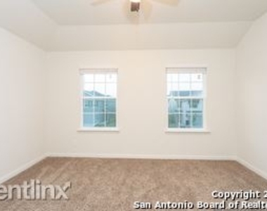 2511 Lynwood Bnd # 101 - Photo Thumbnail 2