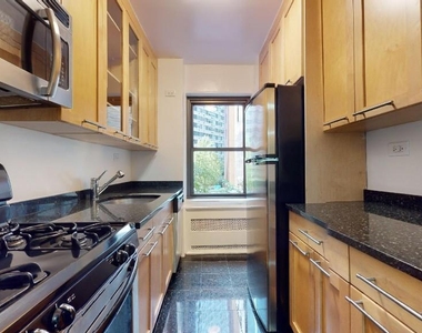 412 East 55th Street - Photo Thumbnail 1