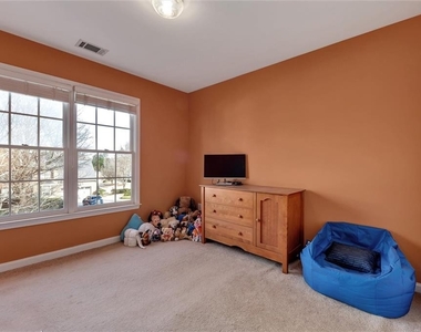 1031 Camden Lane - Photo Thumbnail 31