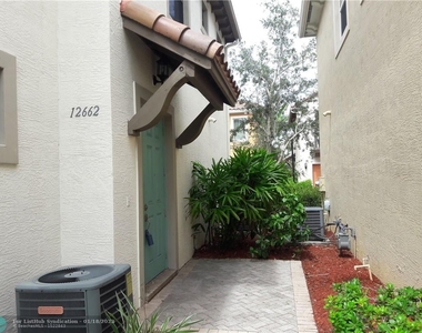 12662 Nw 32nd Pl - Photo Thumbnail 13