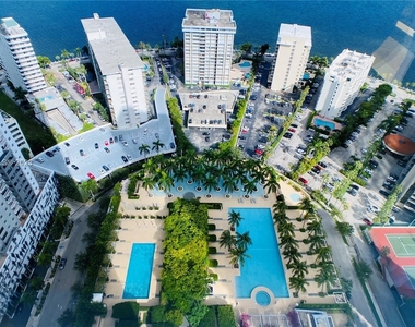 1435 Brickell Ave - Photo Thumbnail 7