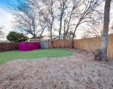 10314 Baronne Circle - Photo Thumbnail 25