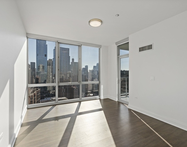 2 W Delaware Place - Photo Thumbnail 22