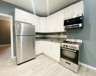 477 Ralph Avenue - Photo Thumbnail 2
