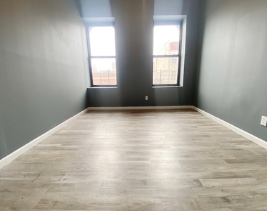 477 Ralph Avenue - Photo Thumbnail 1