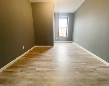 477 Ralph Avenue - Photo Thumbnail 6