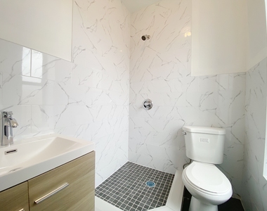 477 Ralph Avenue - Photo Thumbnail 4