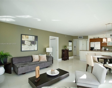 1155 Brickell Bay Dr Apt 1001 - Photo Thumbnail 2