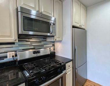 4903 Americana Dr Apt 105 - Photo Thumbnail 9