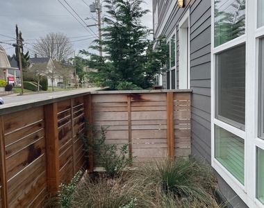 2713 E Evergreen Blvd - Photo Thumbnail 40