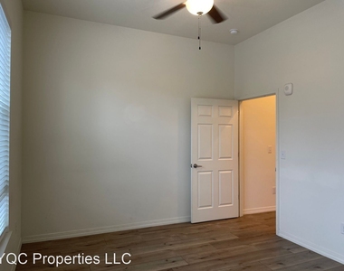 2713 E Evergreen Blvd - Photo Thumbnail 32