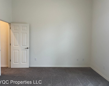 2713 E Evergreen Blvd - Photo Thumbnail 61