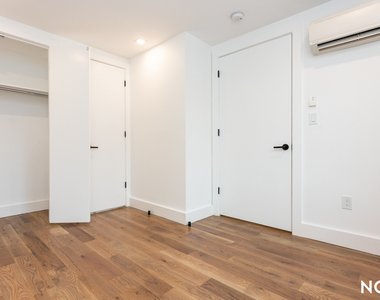 128 Montrose Avenue - Photo Thumbnail 8