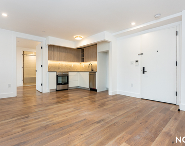 128 Montrose Avenue - Photo Thumbnail 14