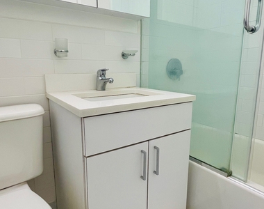 400 E 89 Street, 10M - Photo Thumbnail 10