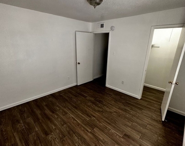 5625 Antoine Dr #806 - Photo Thumbnail 19