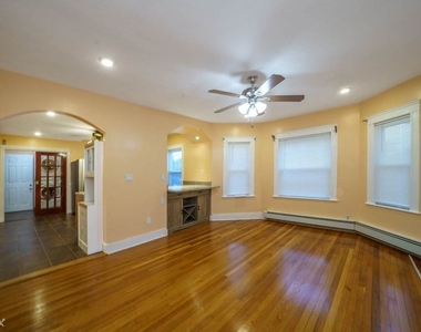 14 Waverley Ave - Photo Thumbnail 4