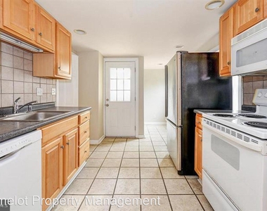 225 Brook St - Photo Thumbnail 3