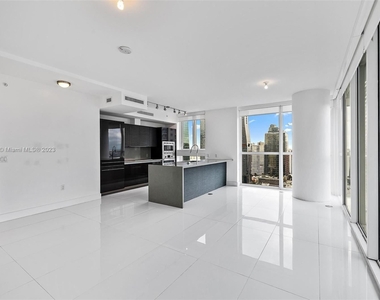 1080 Brickell Ave Unit 3101 - Photo Thumbnail 4