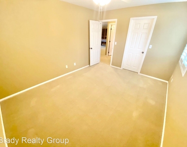 1620 White Mesquite Place - Photo Thumbnail 11