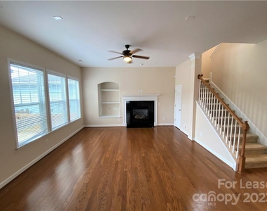 17540 Harbor Walk Drive - Photo Thumbnail 10