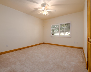 1228 Hillsboro Mile - Photo Thumbnail 27