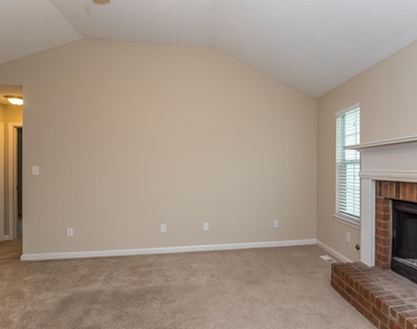 1120 E Briar Gate Court - Photo Thumbnail 2