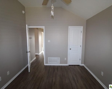 2922 Sunflower Trail - Photo Thumbnail 24