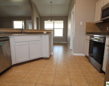 2922 Sunflower Trail - Photo Thumbnail 4