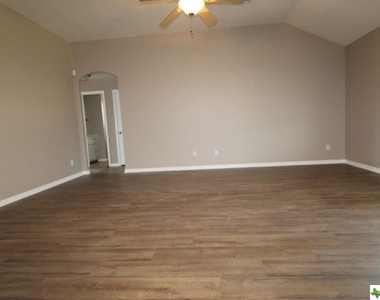 2922 Sunflower Trail - Photo Thumbnail 11