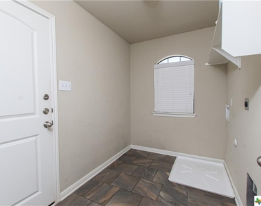 3505 Castleton Drive - Photo Thumbnail 36