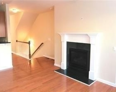 1798 Oakbrook Lane Nw - Photo Thumbnail 5