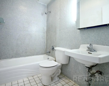 337 Kent Avenue - Photo Thumbnail 7