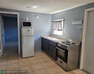 10482 Marina Way Unit B - Photo Thumbnail 2