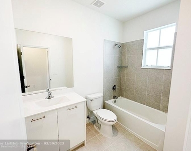 2441 Nw 131 Cir - Photo Thumbnail 22