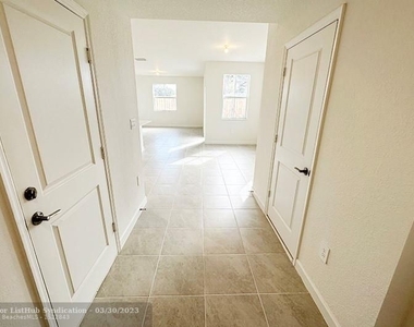 2441 Nw 131 Cir - Photo Thumbnail 8