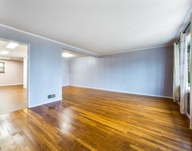 1103 Kent Pl - Photo Thumbnail 5